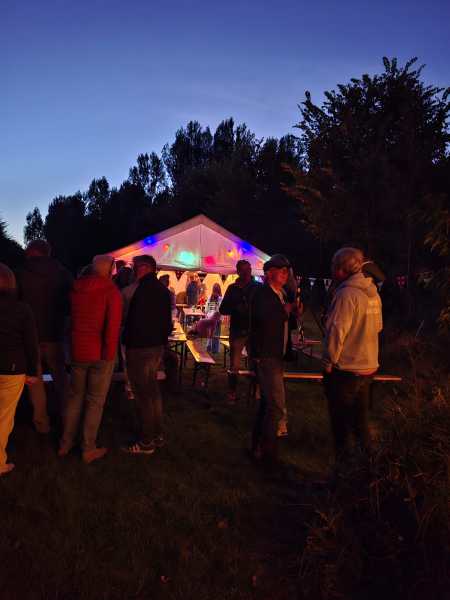 20260905-Tent-feest-bij-avond2